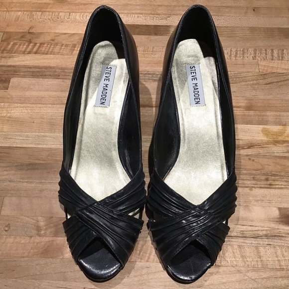 Steve Madden “Banks” peep toe wedge heel. 9.5 - Picture 2 of 8